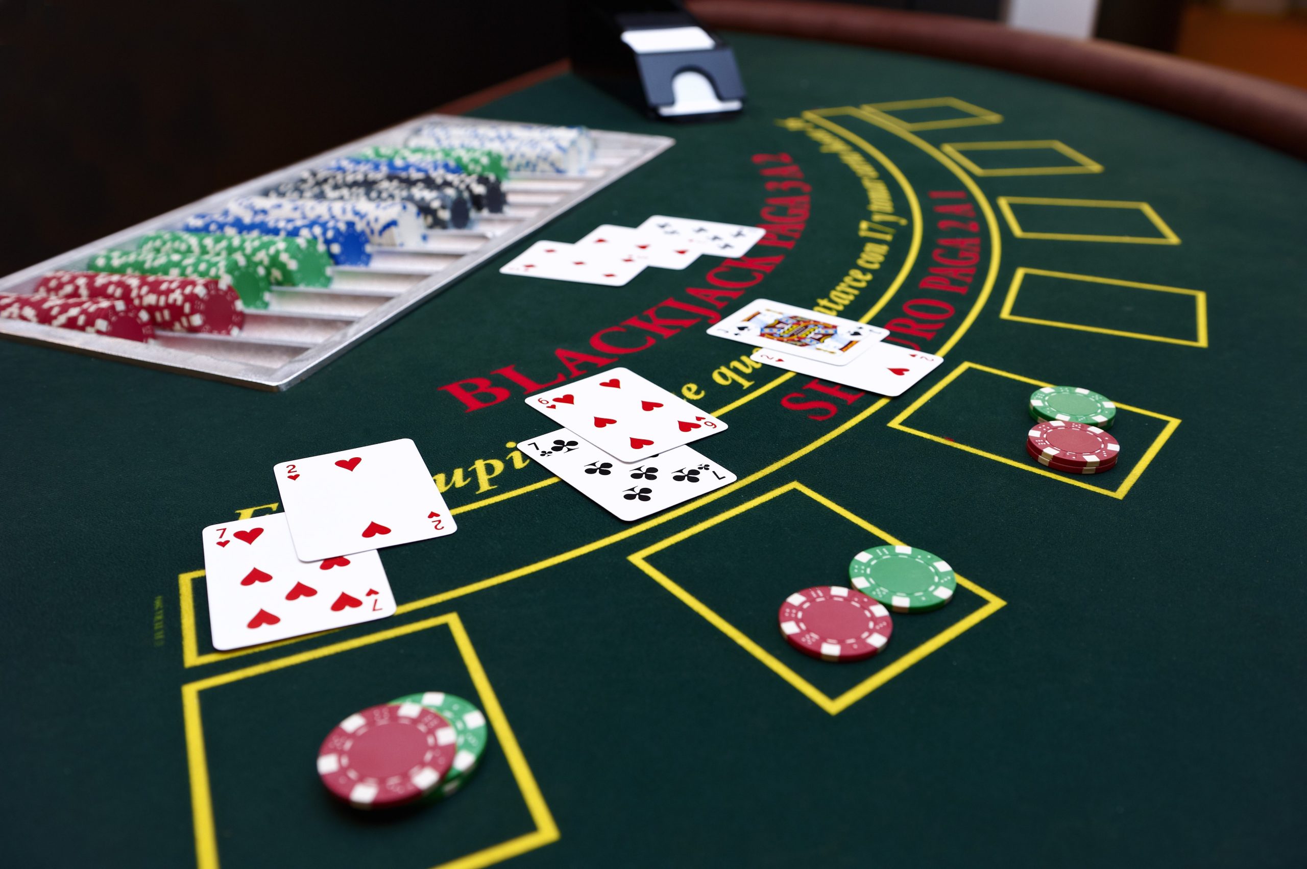 How To Play Multiplayer Blackjack